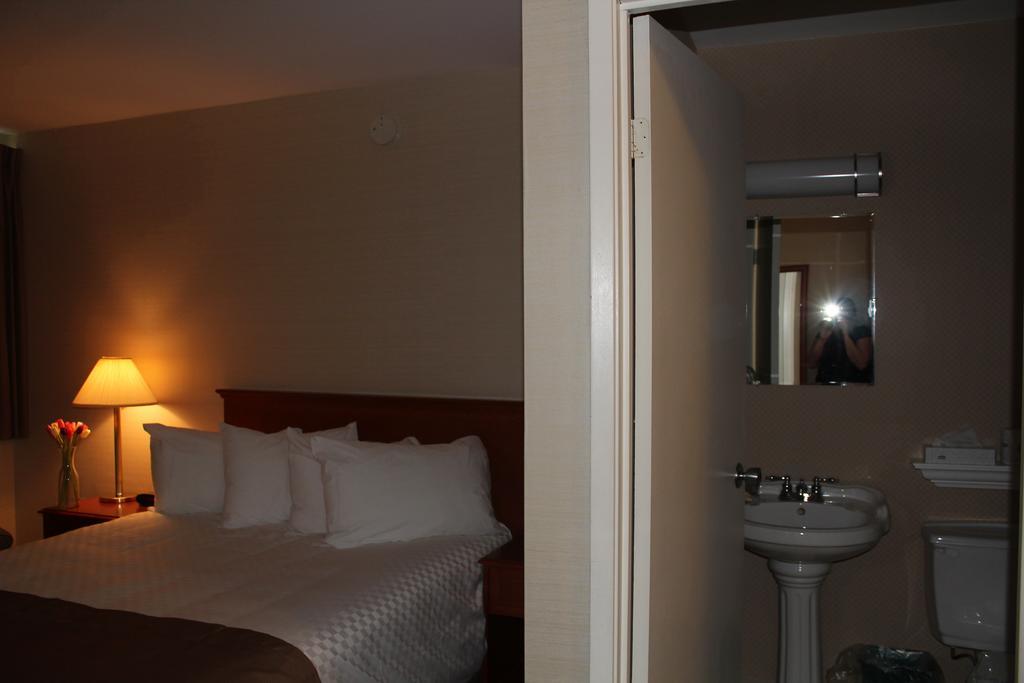 Hotel Mount Pearl Mount Pearl Park Bagian luar foto